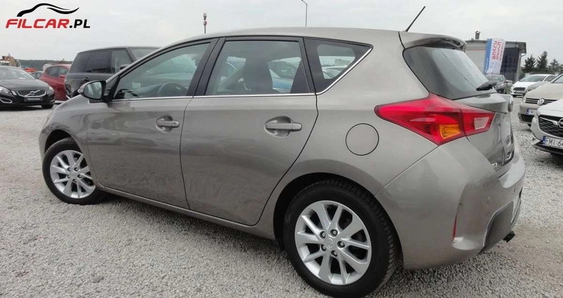 Toyota Auris cena 49990 przebieg: 61000, rok produkcji 2012 z Nowe Miasto nad Pilicą małe 232